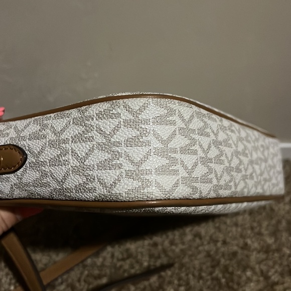 Michael Kors - Picture 3 of 5